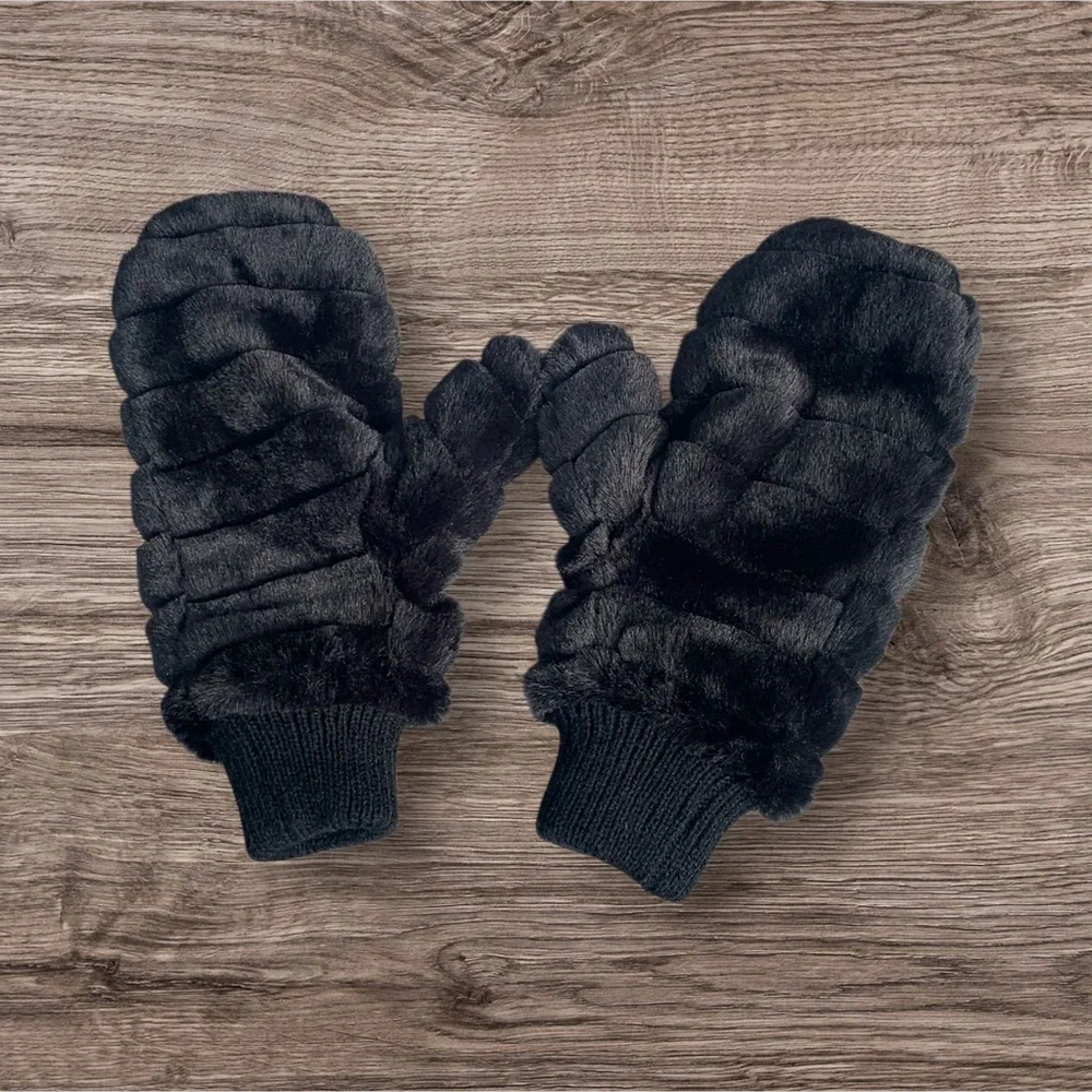 LOFT Black Cable Knit Faux Fur Beanie Hat Matching Faux Fur Mittens Fleece Lined